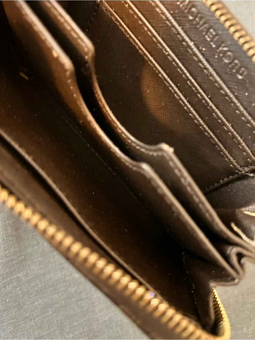 Micheal KorsBrown and Gold Zip Card Holder